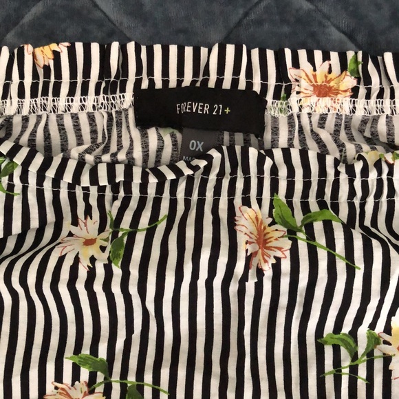 Off-the-shoulder women’s blouse - Picture 4 of 4